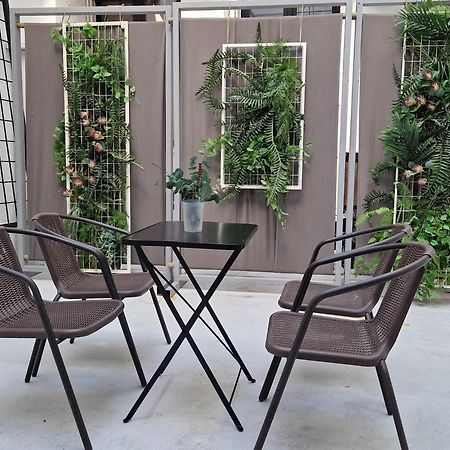 Monastiraki-Psiri, Old Town, 3-Bdr Apt, Sleep 6-10P, Spacious Court Yard Aten Exteriör bild