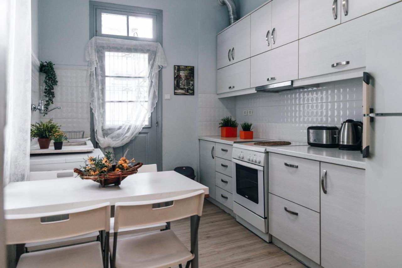 Monastiraki-Psiri, Old Town, 3-Bdr Apt, Sleep 6-10P, Spacious Court Yard Aten Exteriör bild