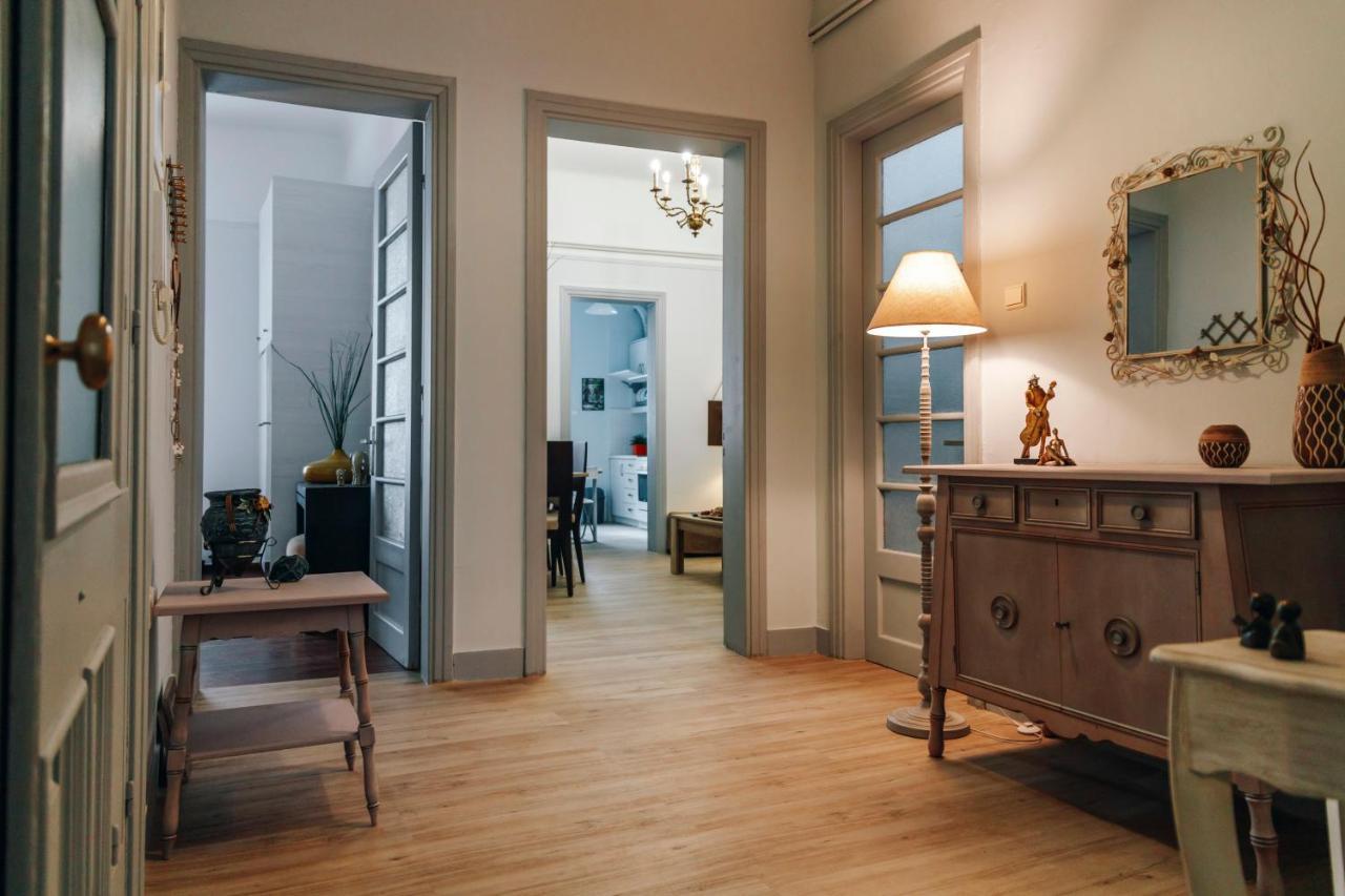 Monastiraki-Psiri, Old Town, 3-Bdr Apt, Sleep 6-10P, Spacious Court Yard Aten Exteriör bild