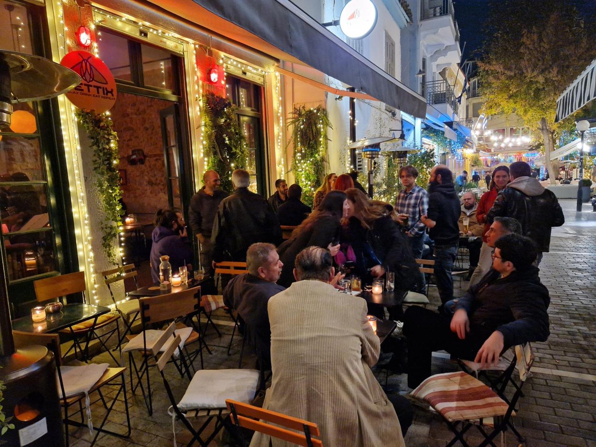 Monastiraki-Psiri, Old Town, 3-Bdr Apt, Sleep 6-10P, Spacious Court Yard Aten Exteriör bild