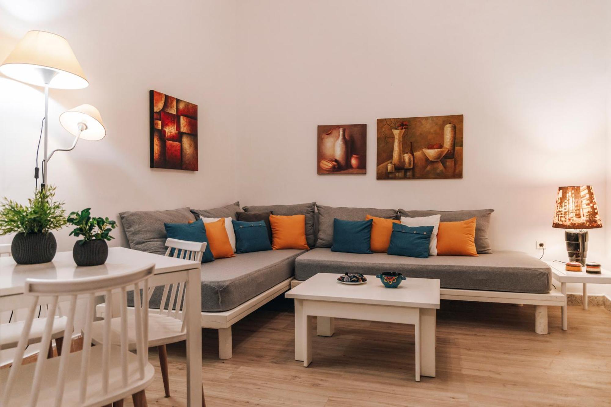 Monastiraki-Psiri, Old Town, 3-Bdr Apt, Sleep 6-10P, Spacious Court Yard Aten Exteriör bild